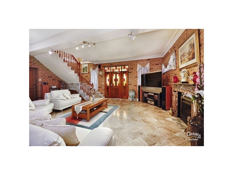 6 Rosewall Dr, Menai NSW 2234