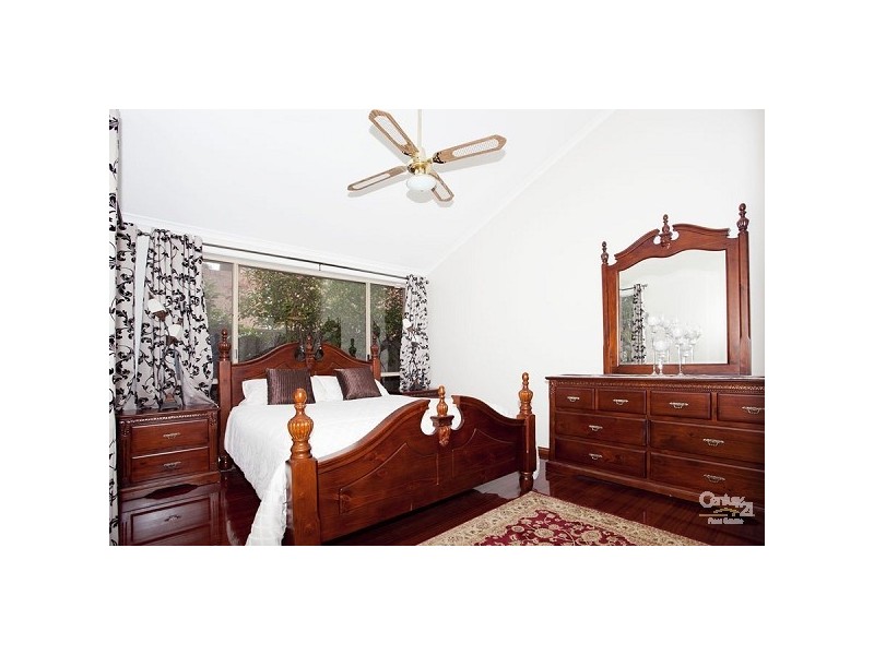 50 Blaxland Drive, Illawong NSW 2234