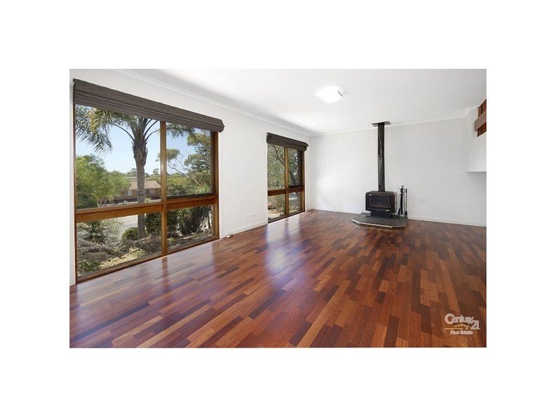 106 Blaxland Drive, Illawong NSW 2234