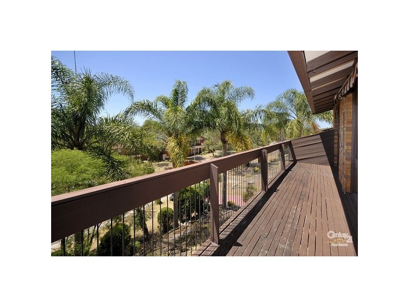 106 Blaxland Drive, Illawong NSW 2234