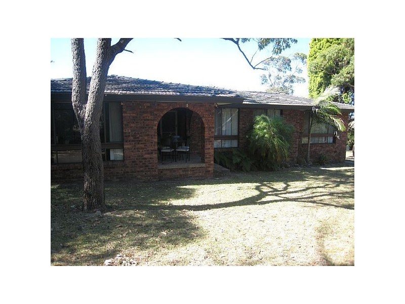 6 Barker Close, Illawong NSW 2234