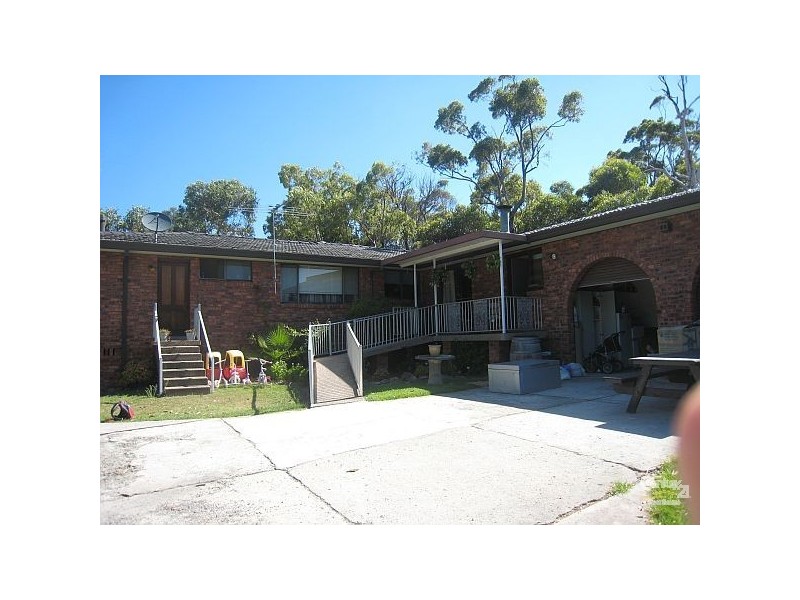 6 Barker Close, Illawong NSW 2234