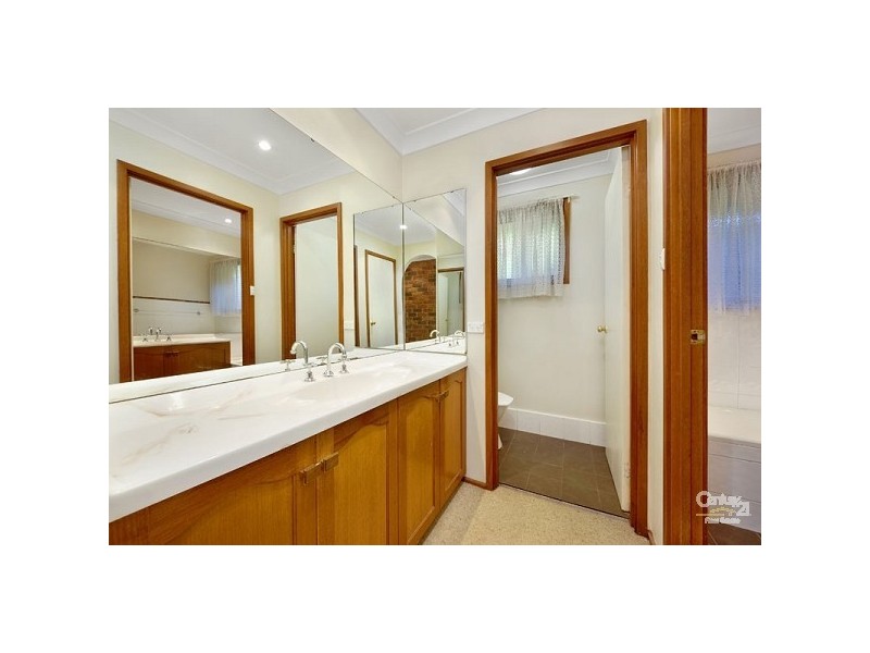 11 Field Place, Illawong NSW 2234