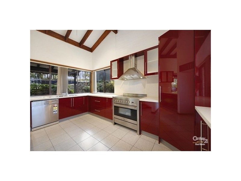 8 Charlotte Place, Illawong NSW 2234