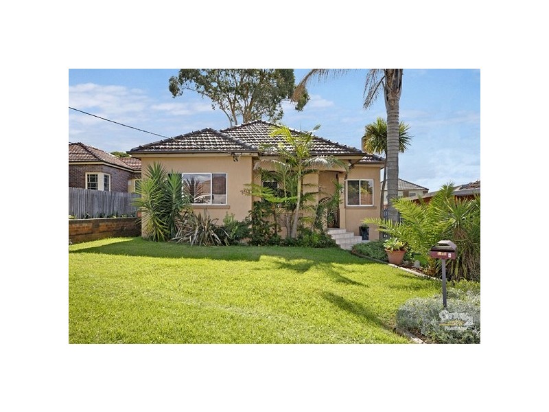 4 Highland Road, Peakhurst NSW 2210