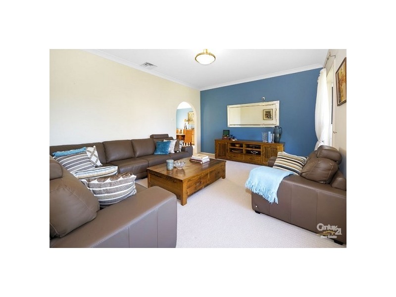 1 Lambeth Place, Illawong NSW 2234