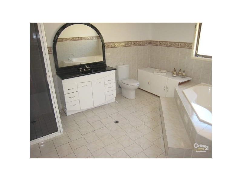 196 Fowler Road, Illawong NSW 2234