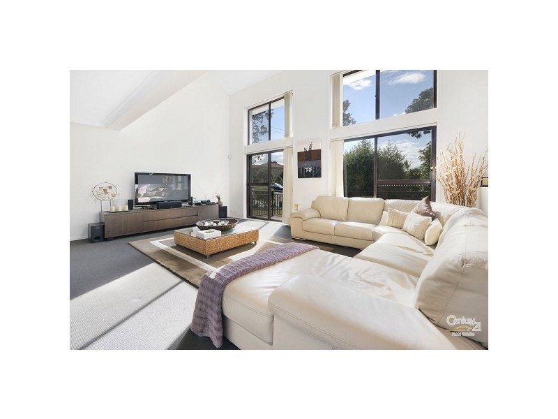 196 Fowler Rd, Illawong NSW 2234