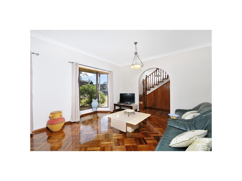 66 Blaxland Drive, Illawong NSW 2234