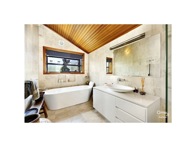 49 Griffin Parade, Illawong NSW 2234