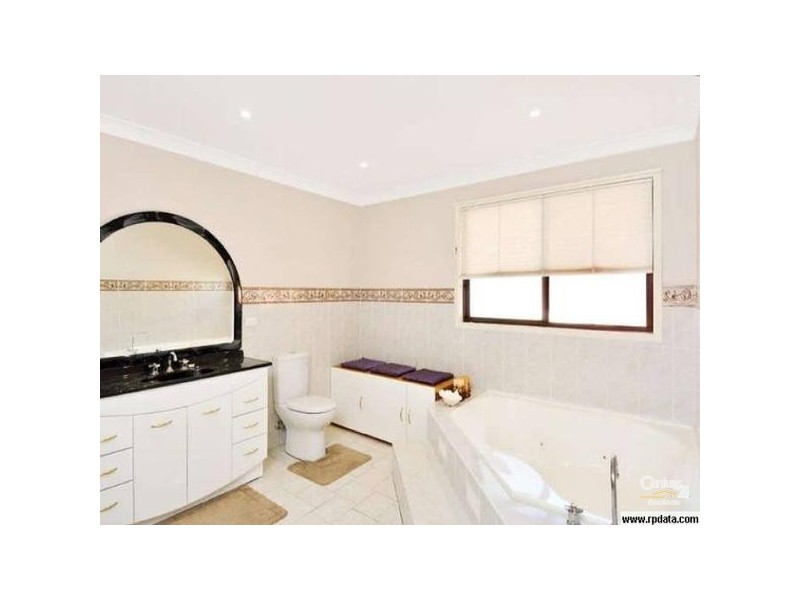 196 Fowler Road, Illawong NSW 2234