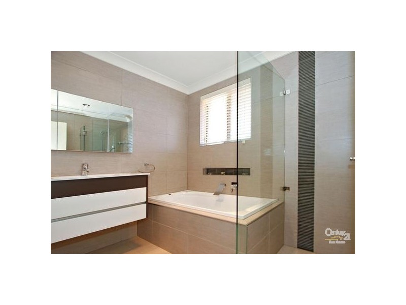 66 Casuarina Rd, Alfords Point NSW 2234