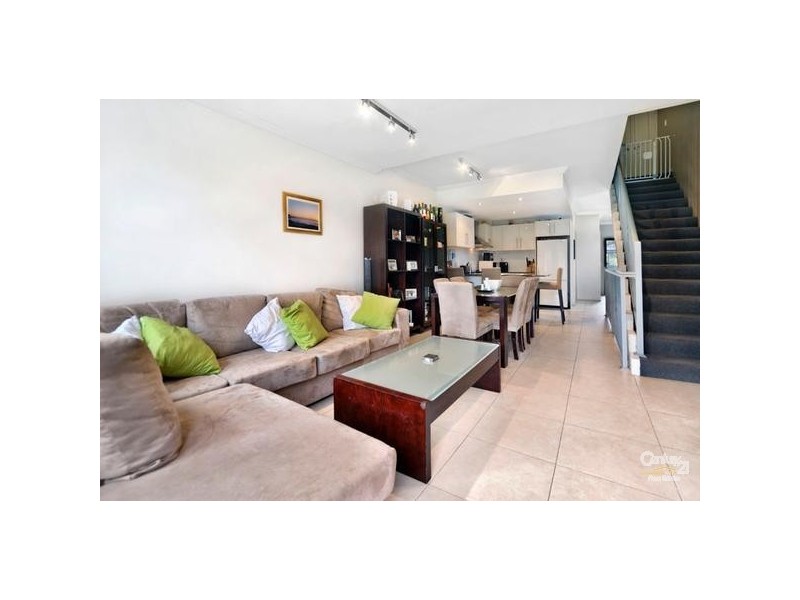 20/54 Osprey Dr, Illawong NSW 2234