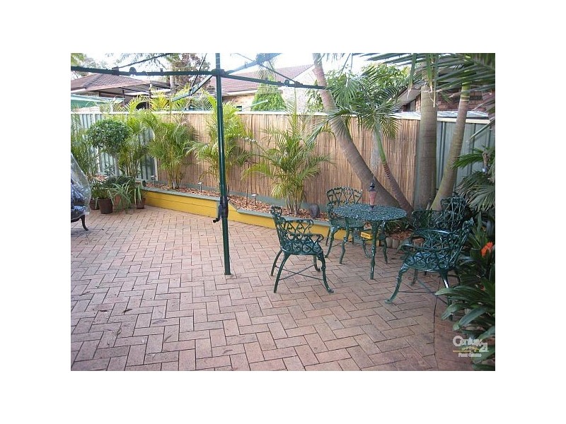 4 Lee Place, Illawong NSW 2234