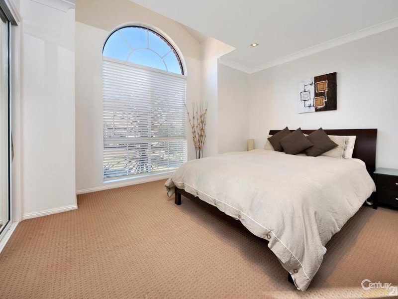 39 Dewberry Close, Menai NSW 2234