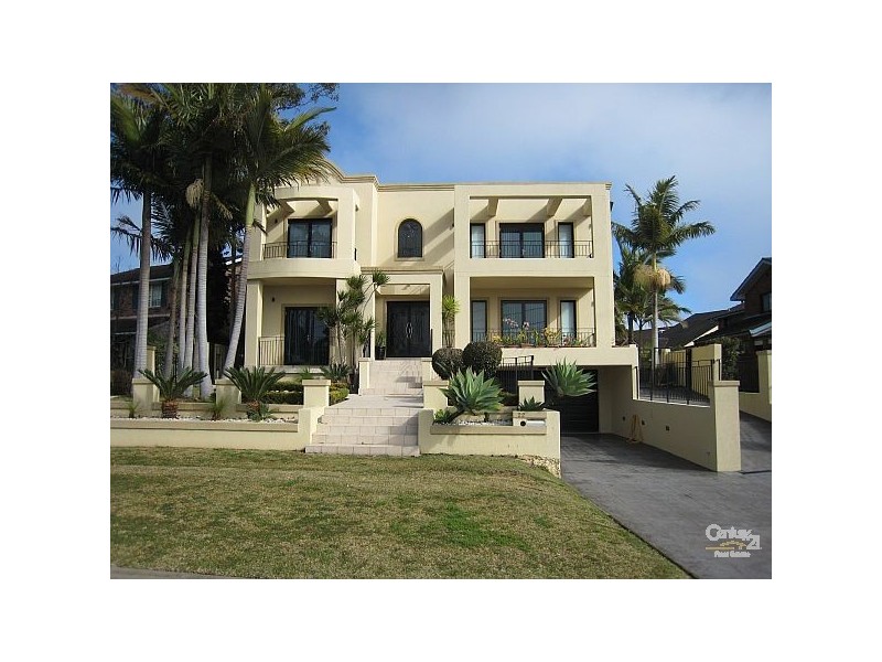 22 Phoenix Place, Illawong NSW 2234