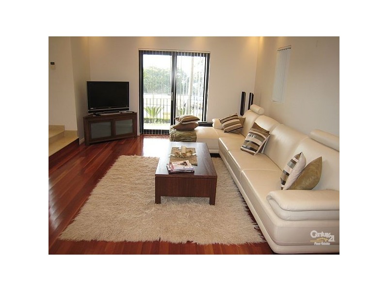 22 Phoenix Place, Illawong NSW 2234