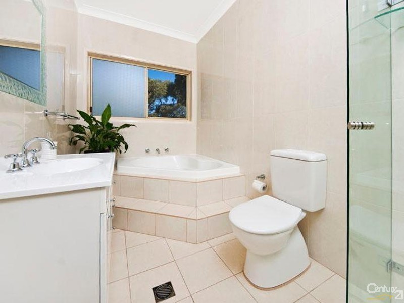 20 Portland Close, Illawong NSW 2234