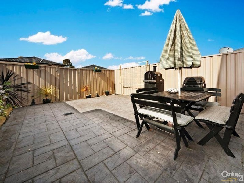 6/54 Osprey Dr, Illawong NSW 2234