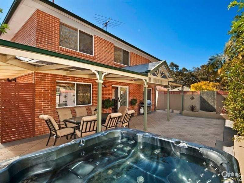 2 Arnold Place, Menai NSW 2234