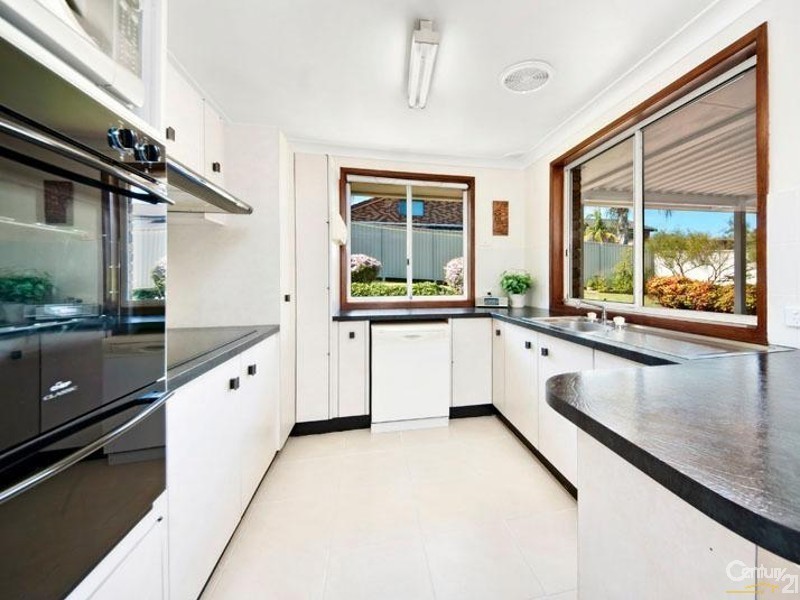 18 Hall Drive, Menai NSW 2234