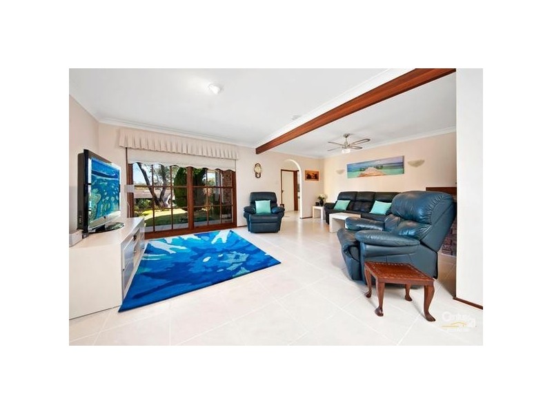 18 Hall Drive, Menai NSW 2234