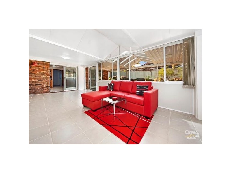 18 Hall Drive, Menai NSW 2234