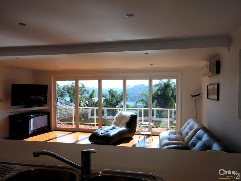 99 Bignell Street, Illawong NSW 2234