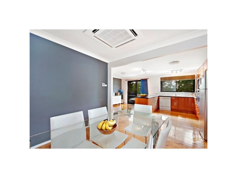 14 Blaxland Drive, Illawong NSW 2234