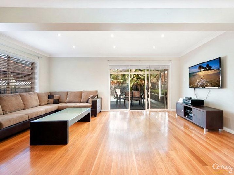 11 Barnsley Place, Menai NSW 2234