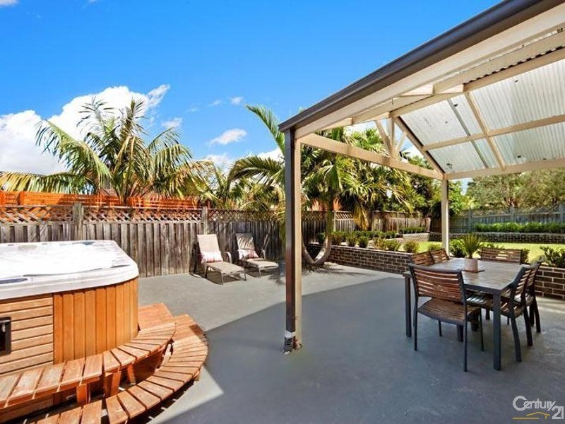 11 Barnsley Place, Menai NSW 2234