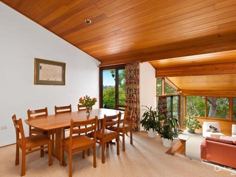 35 Sproule Rd, Illawong NSW 2234