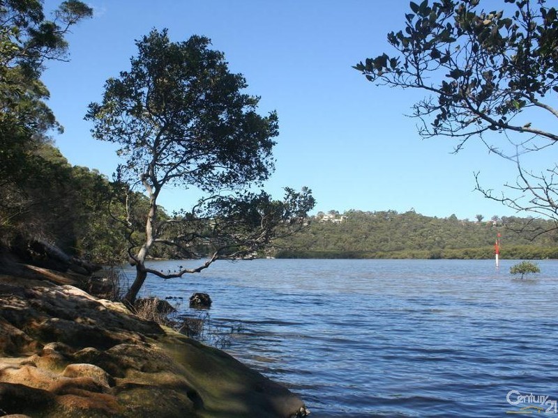 35 Sproule Rd, Illawong NSW 2234