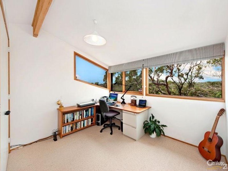 35 Sproule Rd, Illawong NSW 2234