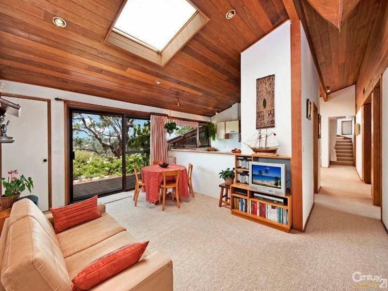 35 Sproule Rd, Illawong NSW 2234