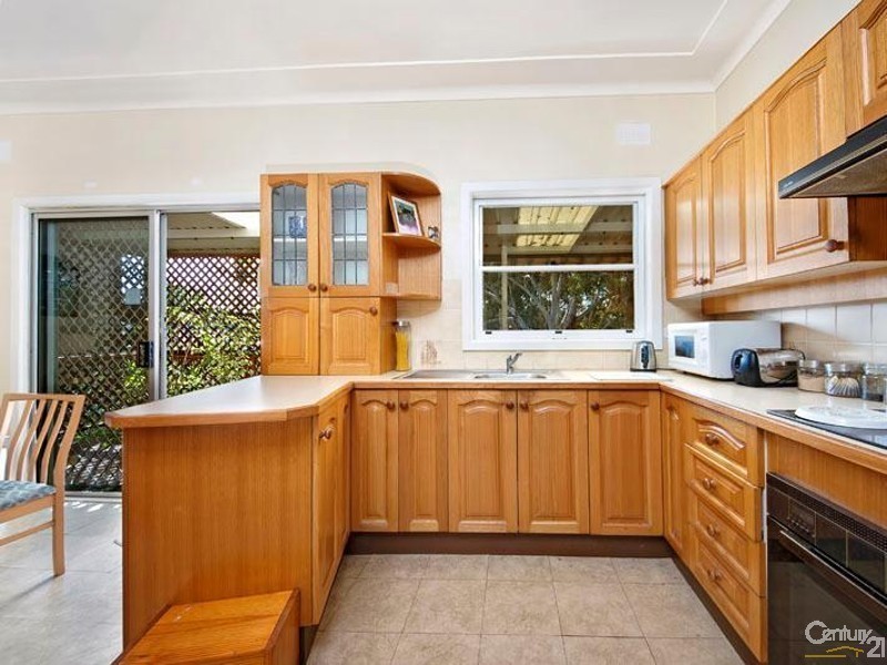28 Allwood Crescent, Lugarno NSW 2210