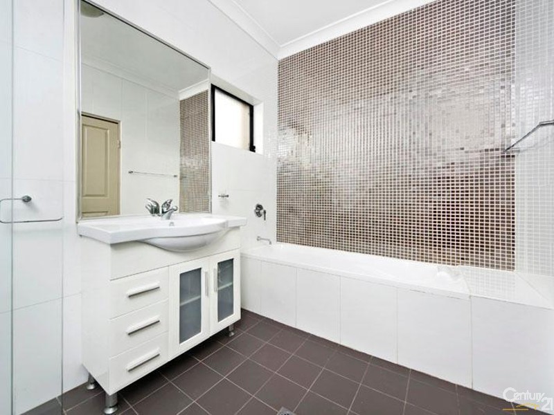 7/54 Osprey Dr, Illawong NSW 2234