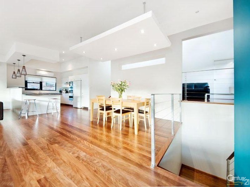 33 Burley Close, Illawong NSW 2234