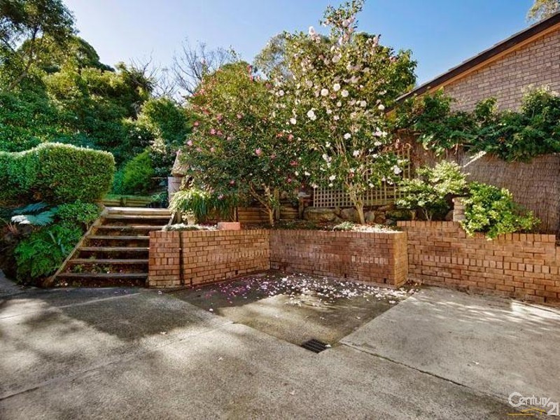 29 Moreton Road, Illawong NSW 2234