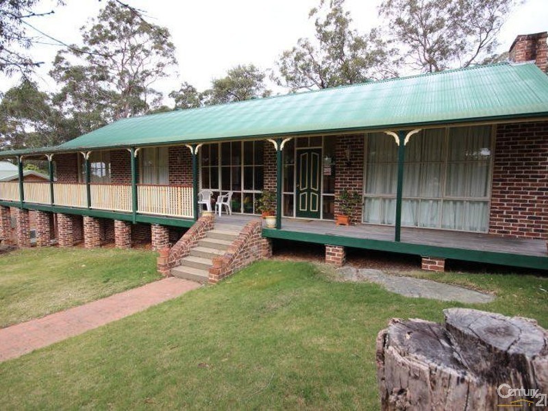 3 Banjo Pl, Springwood NSW 2777