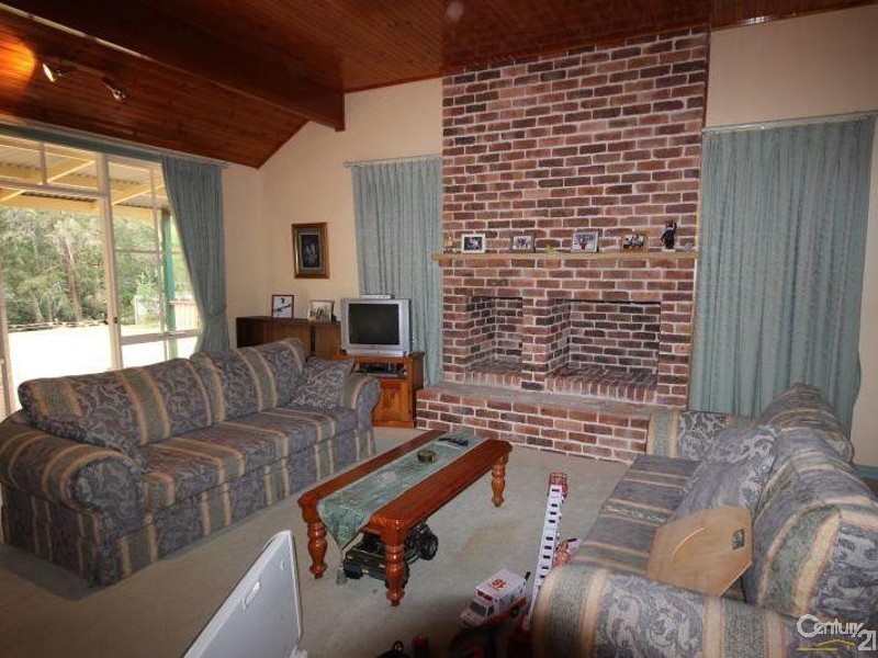 3 Banjo Pl, Springwood NSW 2777