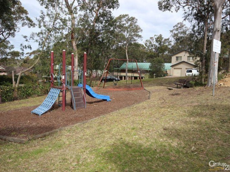 3 Banjo Pl, Springwood NSW 2777