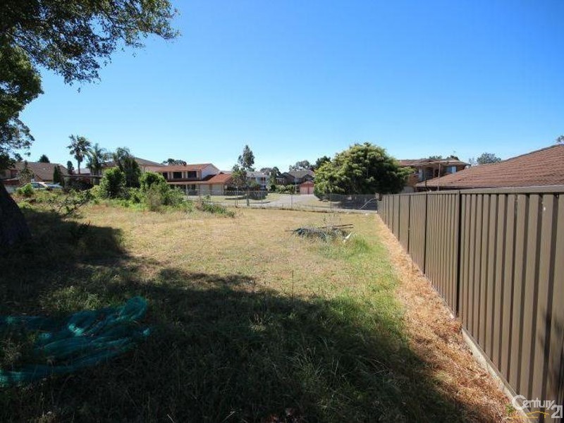 14 Empire Pl, Illawong NSW 2234