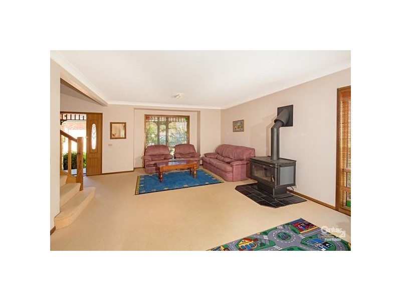 25 Silverleaf Row, Menai NSW 2234