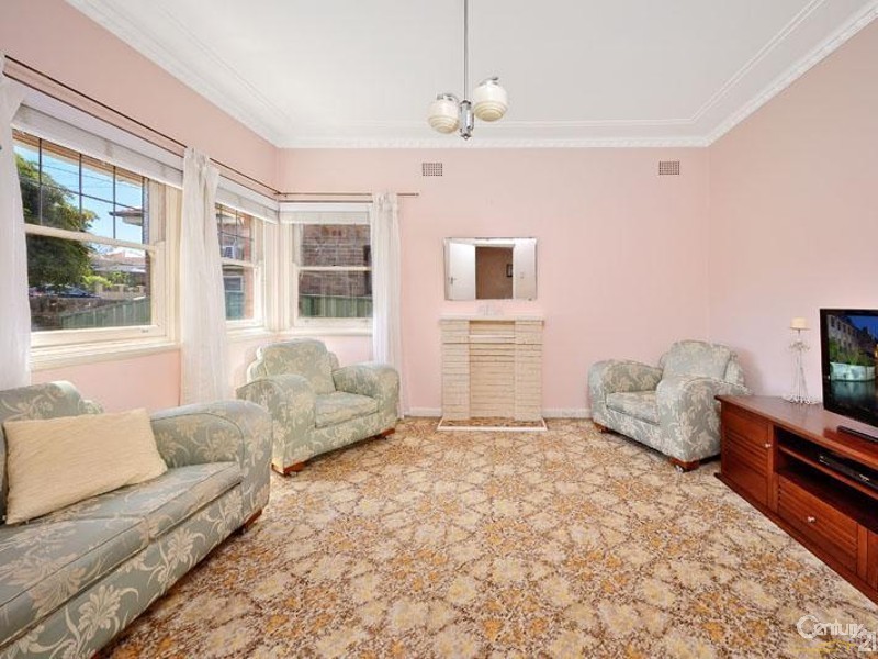 11 Lesley Avenue, Revesby NSW 2212