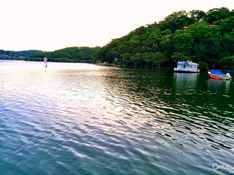 92 Bignell Street, Illawong NSW 2234