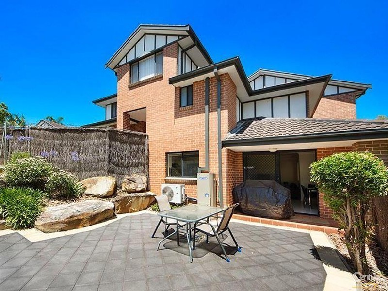 1/1-3 Bataan Close, Illawong NSW 2234