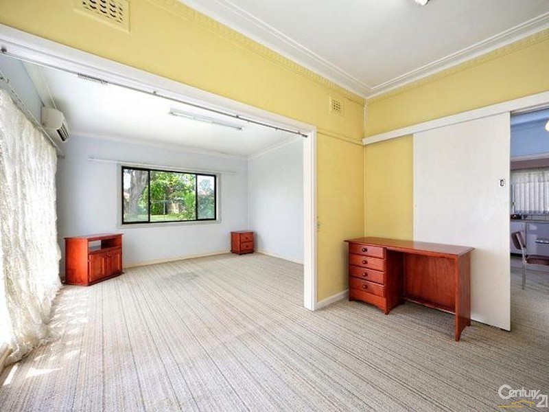 25 Anderson Ave, Panania NSW 2213