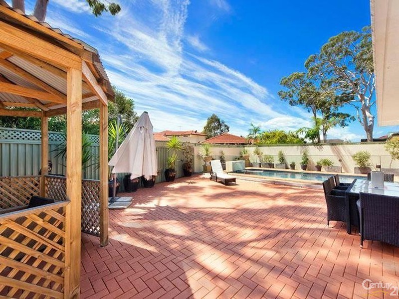 33 Dilkara Circ., Menai NSW 2234