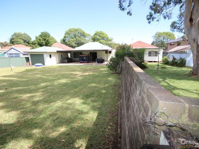 27 Anderson Avenue, Panania NSW 2213